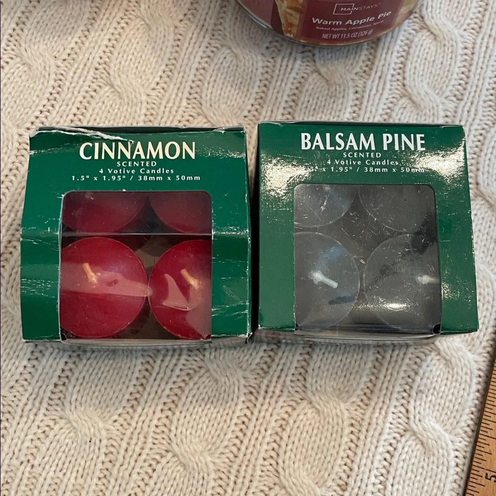 NWT Christmas Candle Set 10 total scented candles.